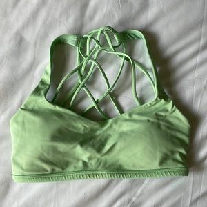 light green lululemon free to be sports bra size 4